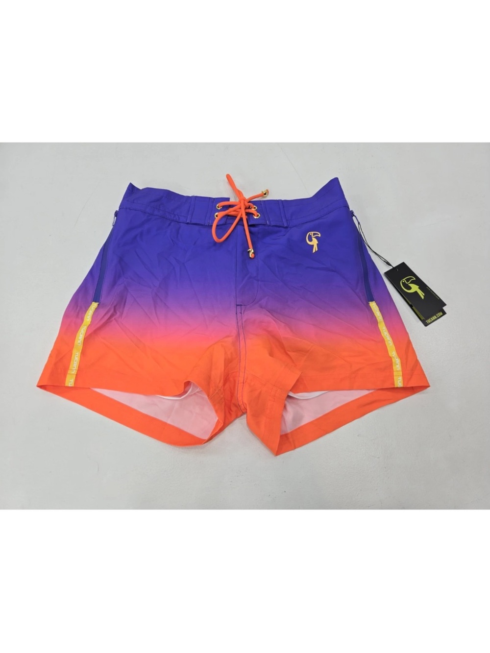 TUCANN Faded Crimson v2 3-inch Swim Shorts Lined Trunks Mens Size S NEW